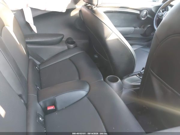 2016 MINI HARDTOP COOPER — I8