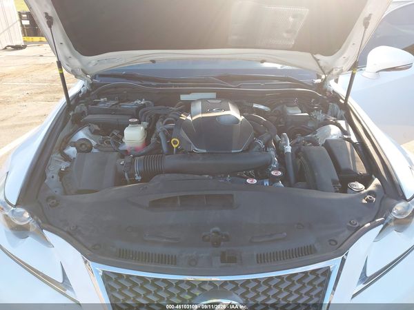 2016 LEXUS IS 200T