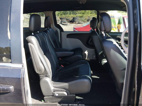 2017 DODGE GRAND CARAVAN SXT — I8