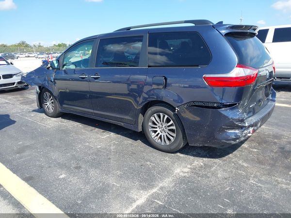 2018 TOYOTA SIENNA XLE PREMIUM 8 PASSENGER — I3