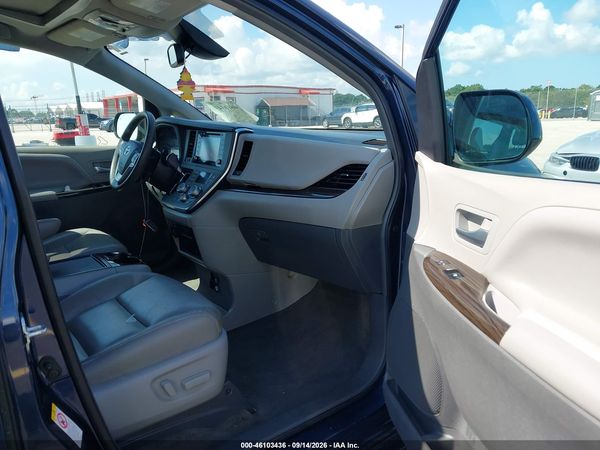 2018 TOYOTA SIENNA XLE PREMIUM 8 PASSENGER — I5
