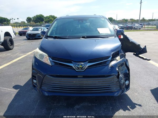 2018 TOYOTA SIENNA XLE PREMIUM 8 PASSENGER — I115