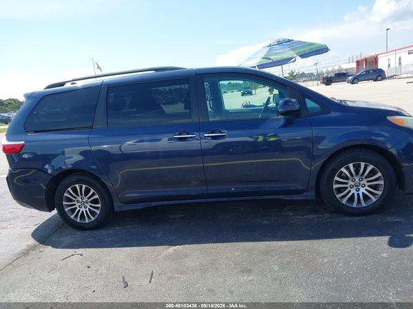 2018 TOYOTA SIENNA XLE PREMIUM 8 PASSENGER — I116