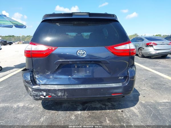 2018 TOYOTA SIENNA XLE PREMIUM 8 PASSENGER — I119