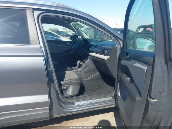 2022 VOLKSWAGEN TAOS 1.5T SE — I5
