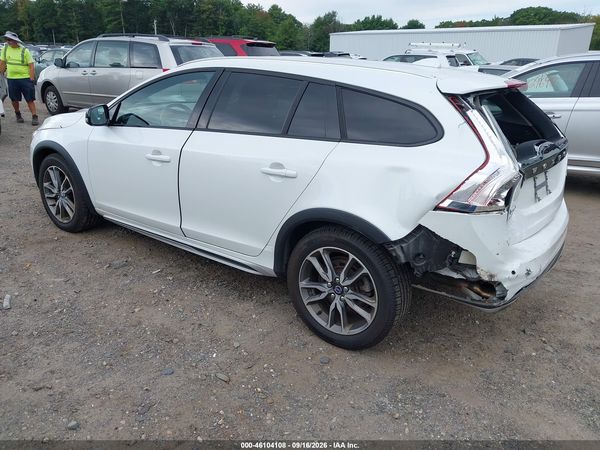 2016 VOLVO V60 CROSS COUNTRY T5 — I3