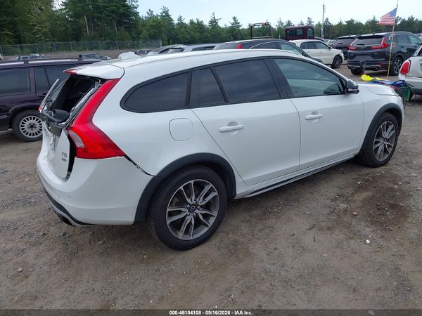 2016 VOLVO V60 CROSS COUNTRY — I4
