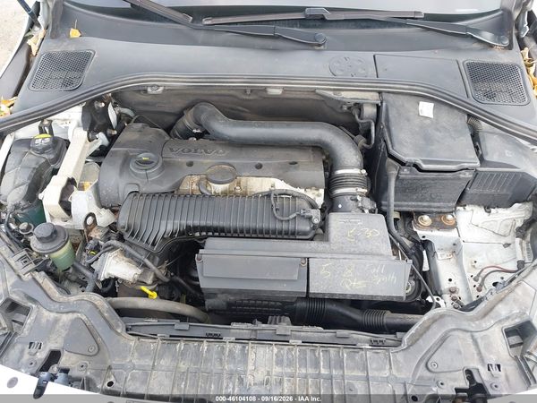 2016 VOLVO V60 CROSS COUNTRY T5 — I10