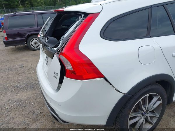 2016 VOLVO V60 CROSS COUNTRY T5 — I153