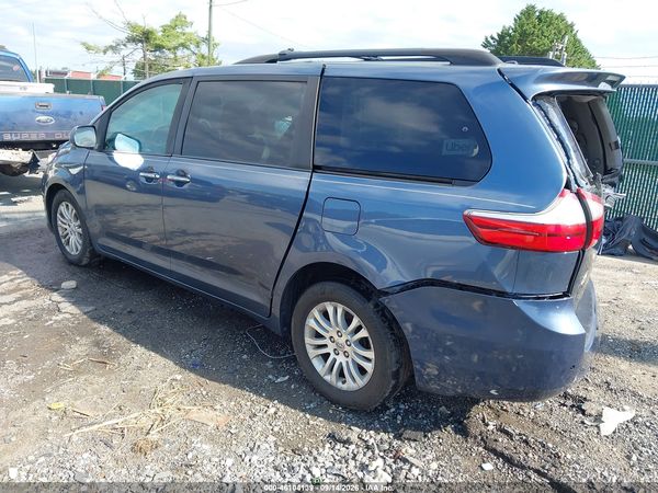 2017 TOYOTA SIENNA XLE 8 PASSENGER — I3