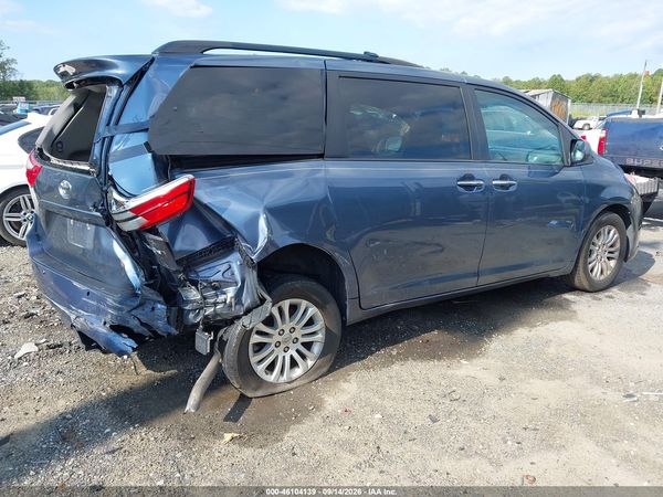 2017 TOYOTA SIENNA XLE 8 PASSENGER — I4