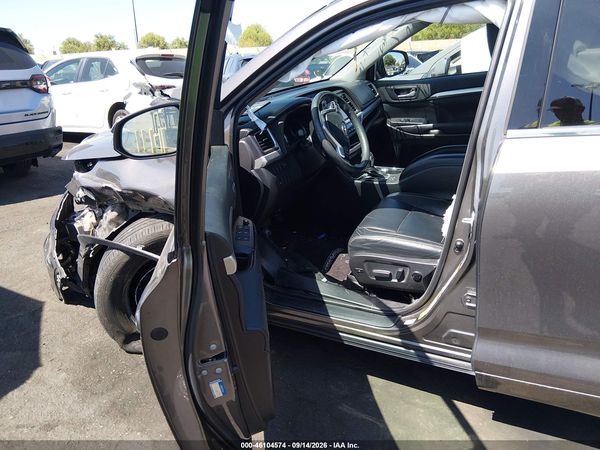 2016 TOYOTA HIGHLANDER XLE V6 — I5