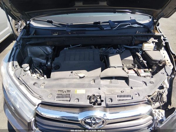 2016 TOYOTA HIGHLANDER XLE V6 — I10