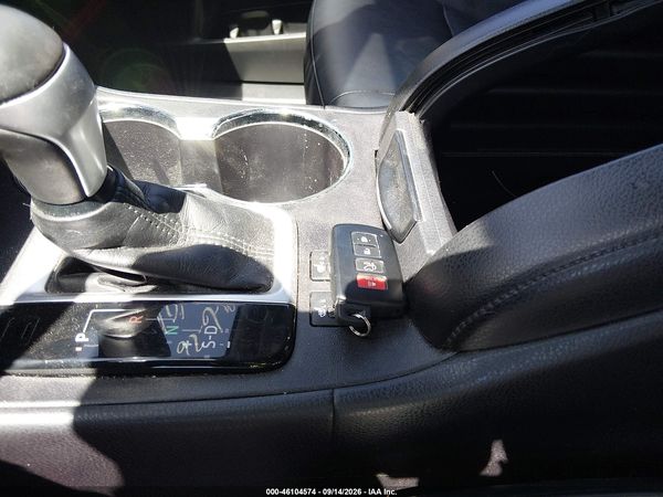 2016 TOYOTA HIGHLANDER XLE V6 — I11