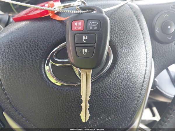 2016 TOYOTA RAV4 XLE — I11