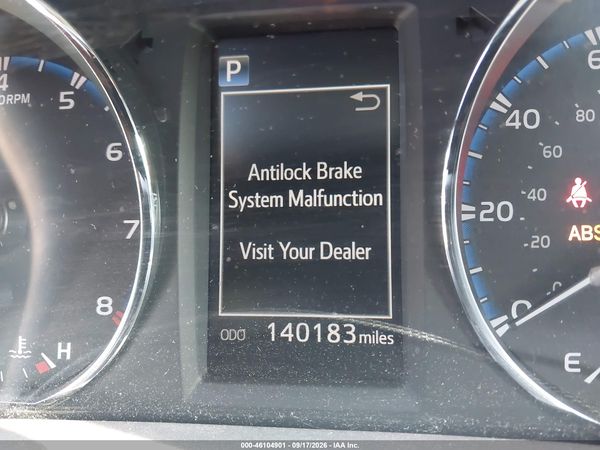 2016 TOYOTA RAV4 XLE — I118