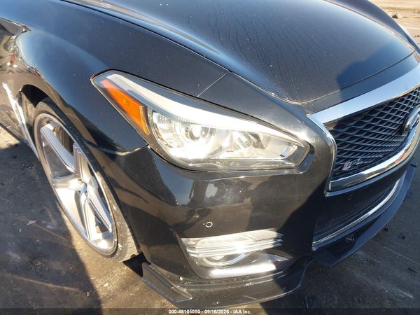 2017 INFINITI Q70 3.7 — I6