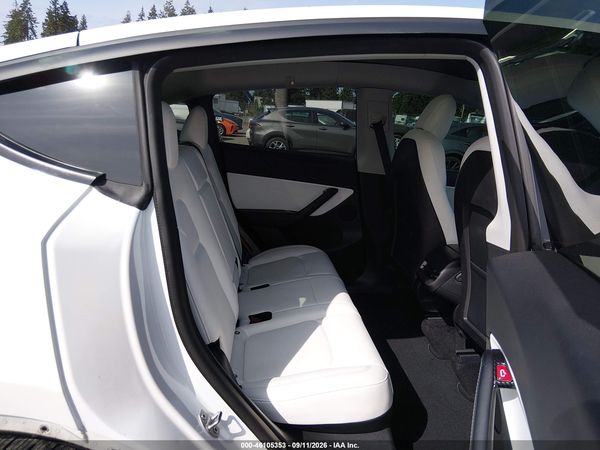 2021 TESLA MODEL Y — I8