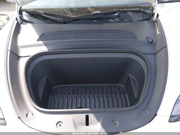 2021 TESLA MODEL Y — I10