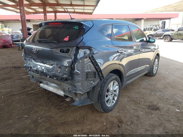 2017 HYUNDAI TUCSON SE — I4