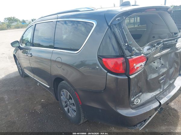 2020 CHRYSLER PACIFICA TOURING L PLUS — I3