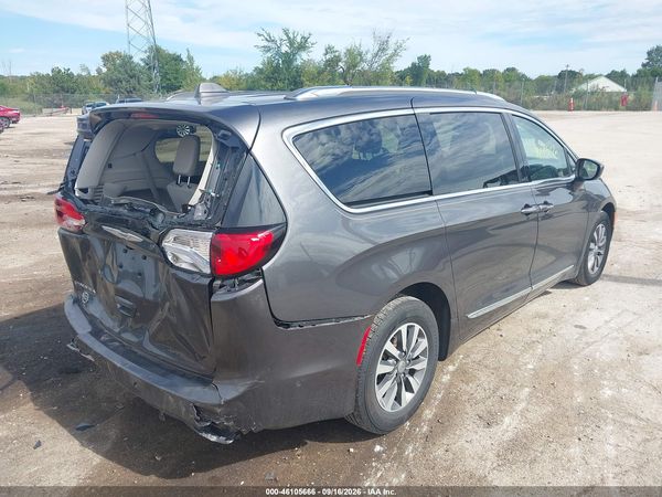 2020 CHRYSLER PACIFICA TOURING L PLUS — I4