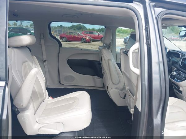 2020 CHRYSLER PACIFICA TOURING L PLUS — I8