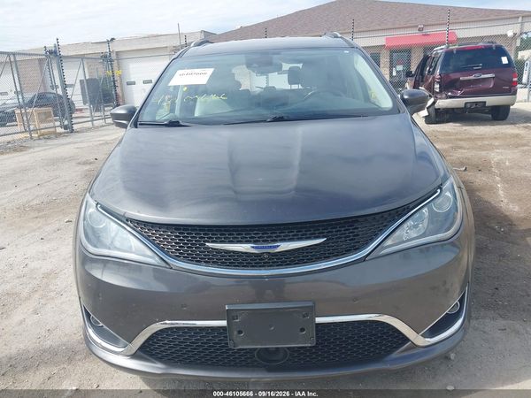 2020 CHRYSLER PACIFICA TOURING L PLUS — I115