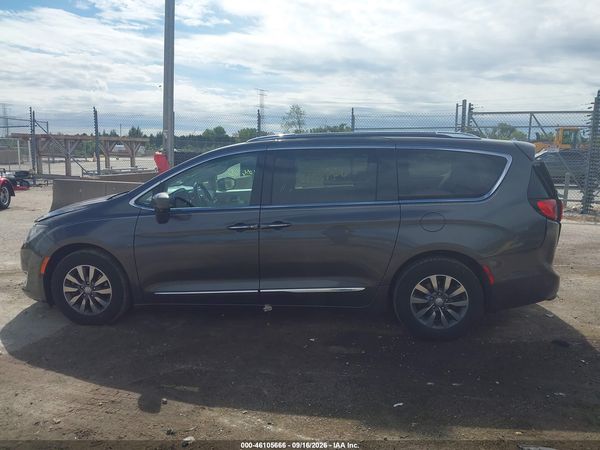 2020 CHRYSLER PACIFICA TOURING L PLUS — I117