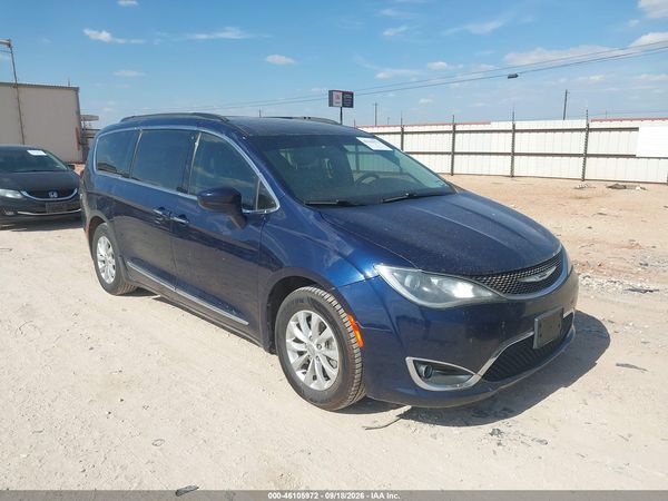 2017 CHRYSLER PACIFICA TOURING-L — I1