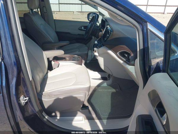 2017 CHRYSLER PACIFICA TOURING-L — I5