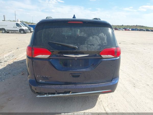 2017 CHRYSLER PACIFICA TOURING-L — I119
