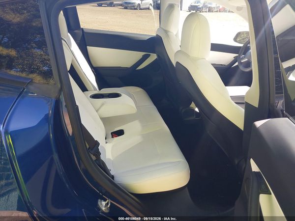 2022 TESLA MODEL Y — I8