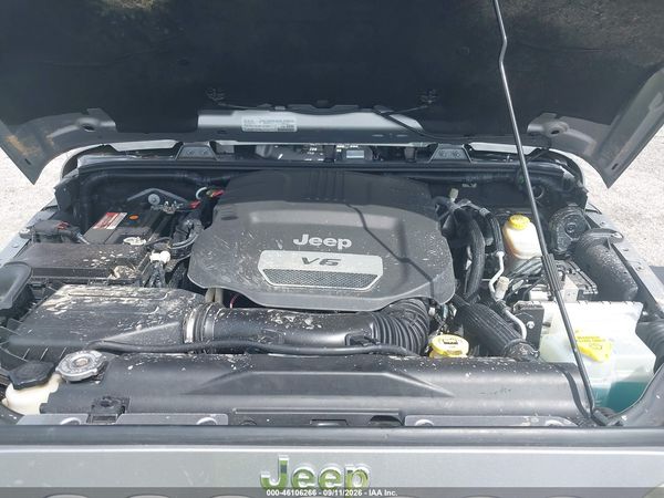 2017 JEEP WRANGLER UNLIMITED SAHARA 4X4 — I10