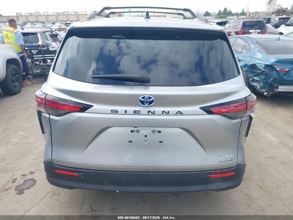 2021 TOYOTA SIENNA XLE — I119