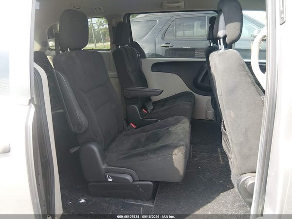 2016 DODGE GRAND CARAVAN SE — I8