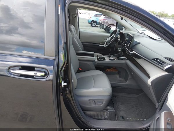 2021 TOYOTA SIENNA XLE — I5