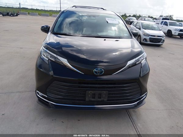 2021 TOYOTA SIENNA XLE — I115