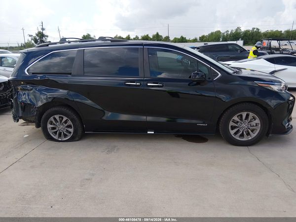 2021 TOYOTA SIENNA XLE — I116