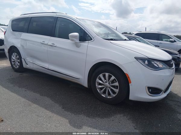 2019 CHRYSLER PACIFICA TOURING L — I1