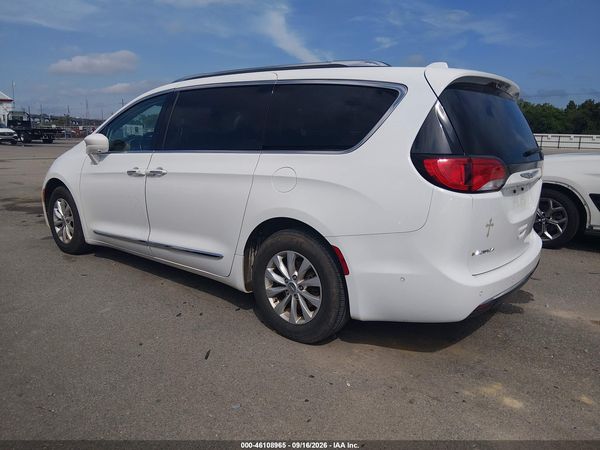 2019 CHRYSLER PACIFICA TOURING L — I3