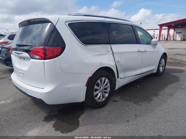 2019 CHRYSLER PACIFICA TOURING L — I4