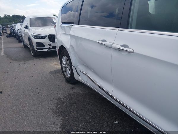 2019 CHRYSLER PACIFICA TOURING L — I6