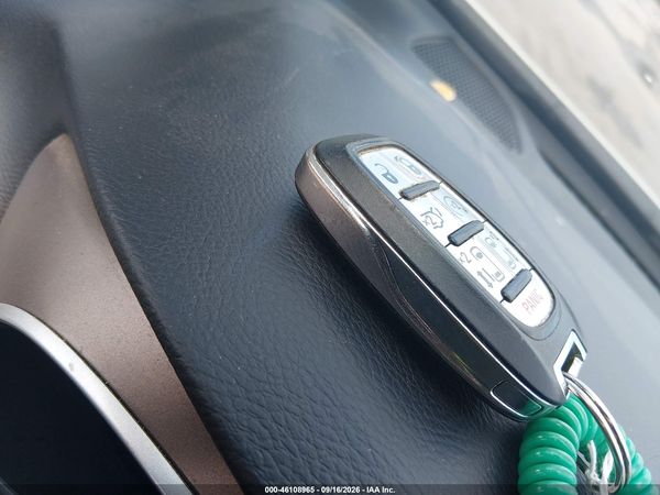 2019 CHRYSLER PACIFICA TOURING L — I11