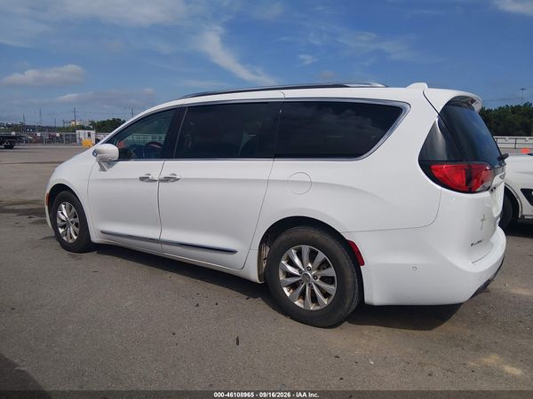 2019 CHRYSLER PACIFICA TOURING L — I117