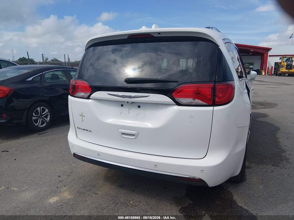 2019 CHRYSLER PACIFICA TOURING L — I119