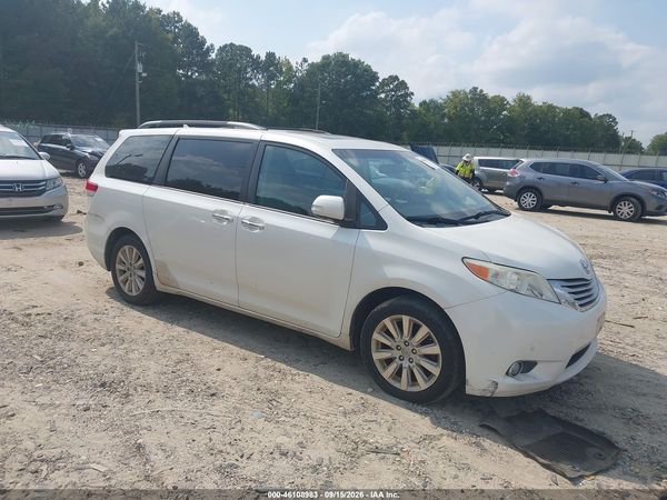 2013 TOYOTA SIENNA LIMITED 7 PASSENGER — I1