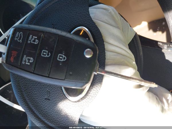 2016 KIA SEDONA LX — I11