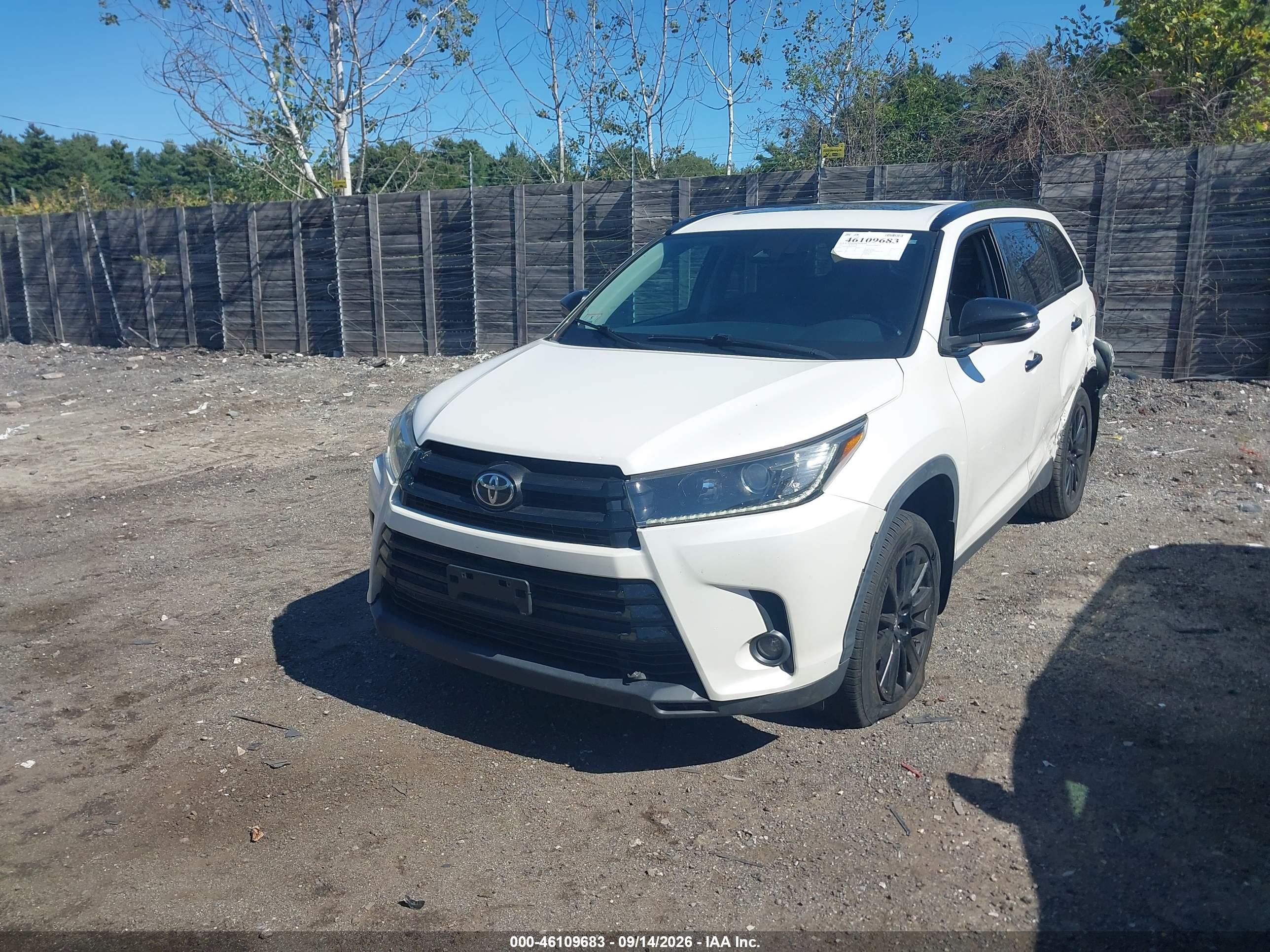2019 TOYOTA HIGHLANDER SE — I2