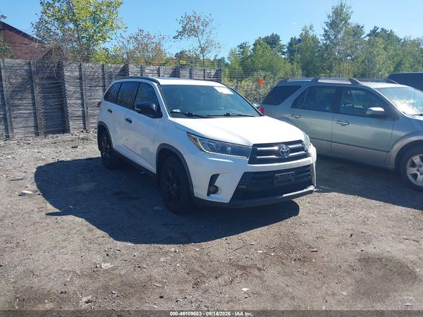 2019 TOYOTA HIGHLANDER SE — I1